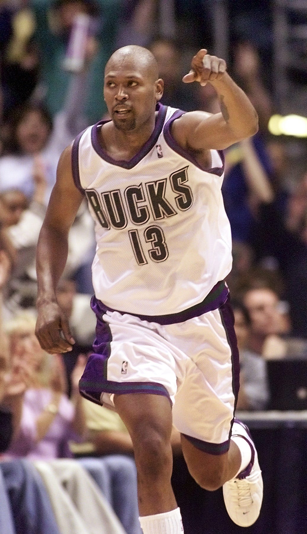glenn robinson bucks jersey