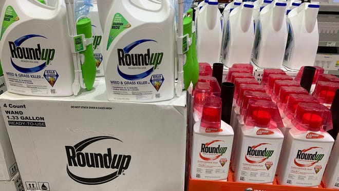 Agribusiness giant Monsanto, which was purchased by German giant Bayer in June 2018, is settling lawsuits claiming its weed killer causes cancer for up to $10.9 billion.