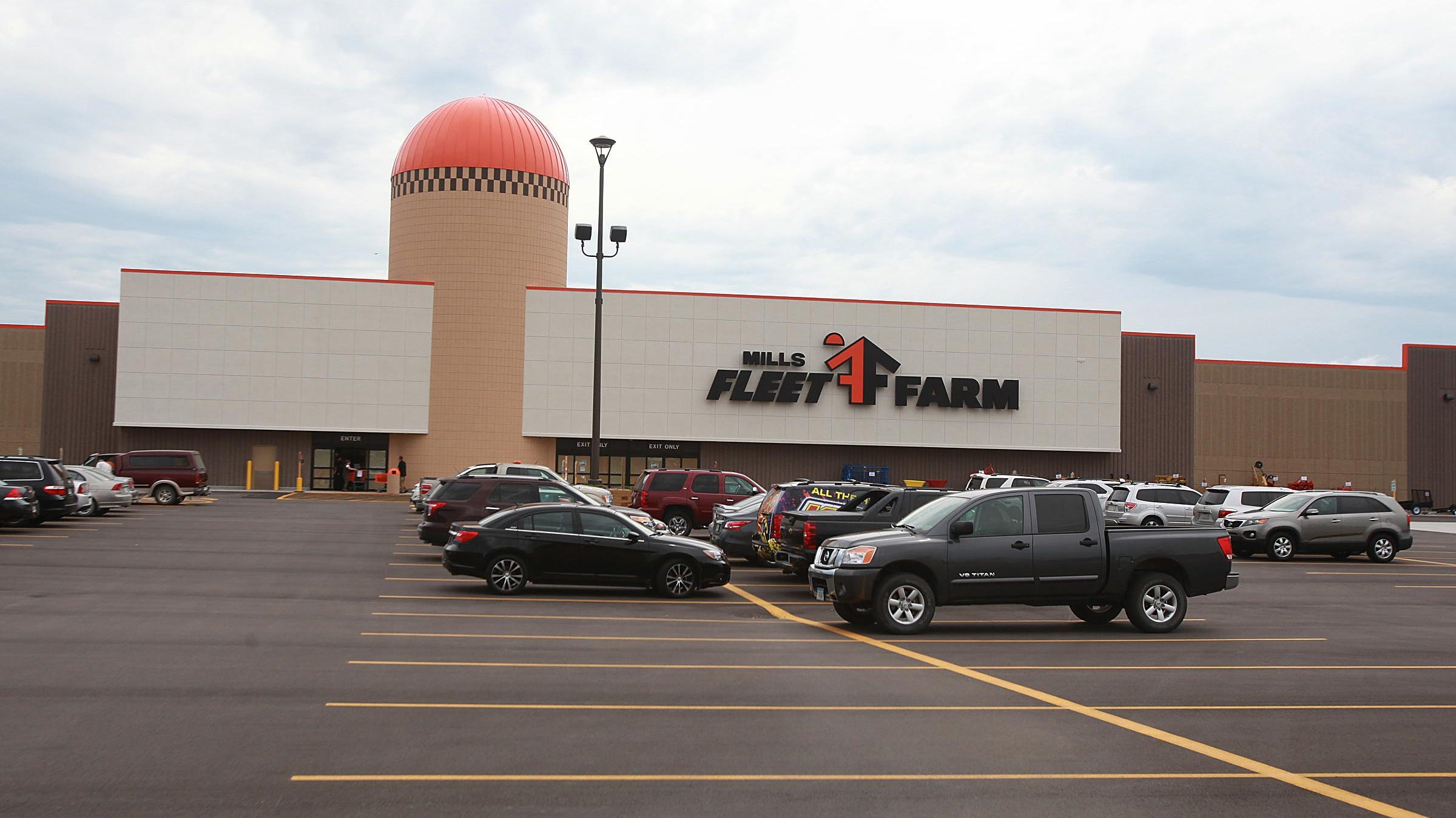 mills fleet farm sold to investment firm fleet farm auto