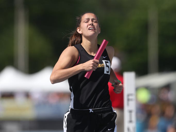 100 photos: Saturday at state track and field