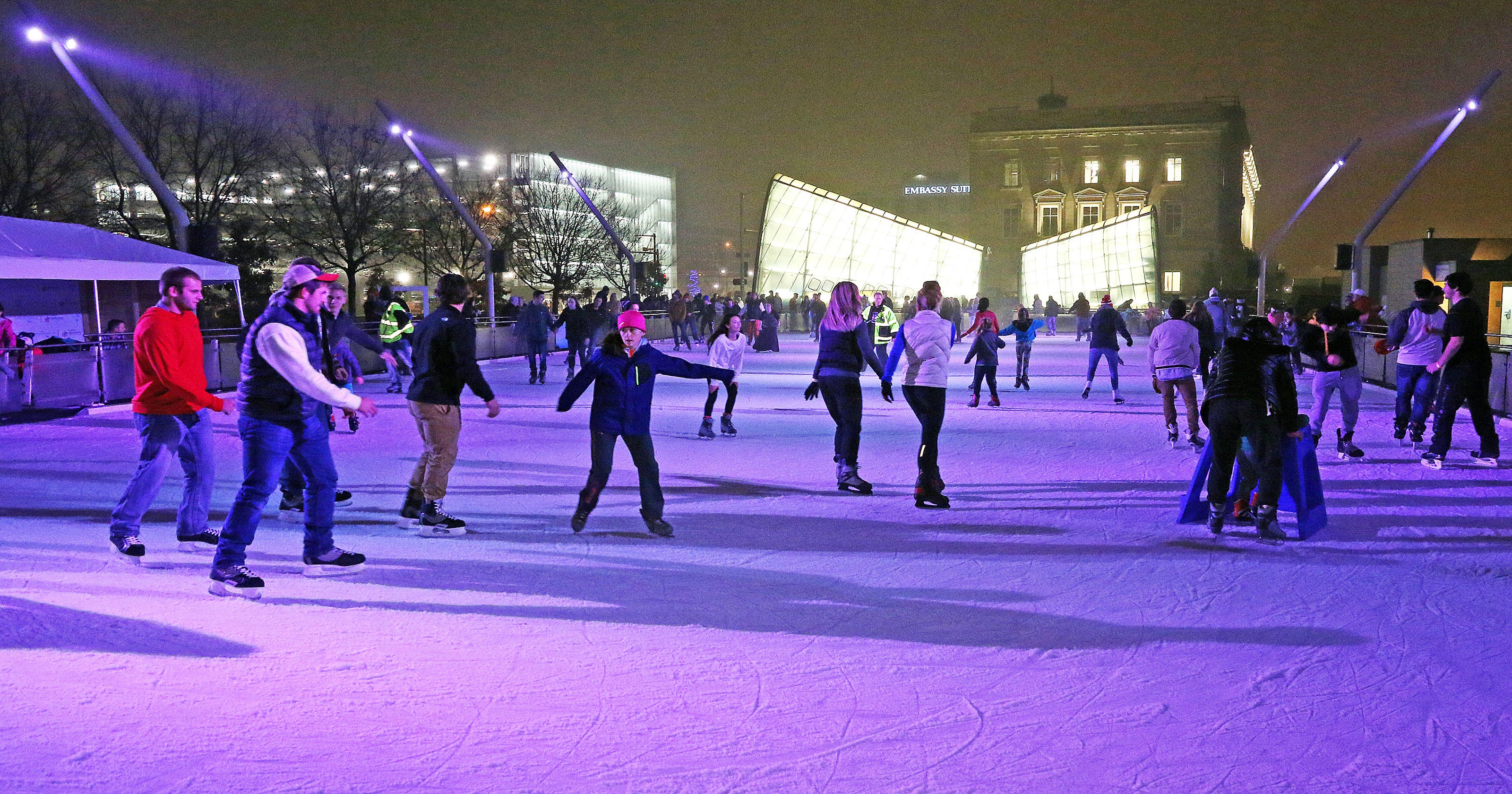 Where to go outdoor ice skating in the Des Moines metro