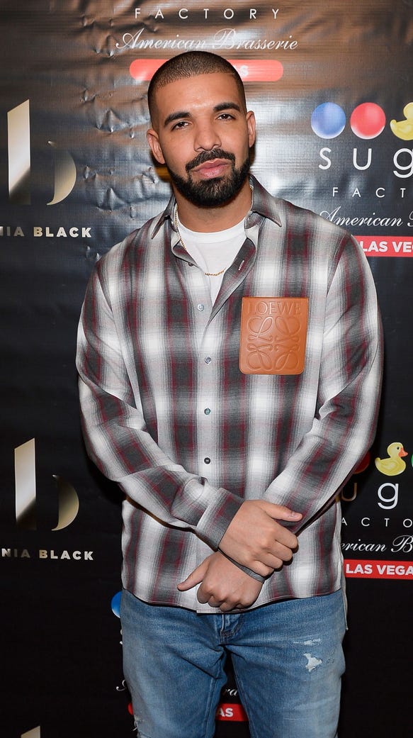 Drake debuts new song ‘Signs’ at Louis Vuitton&#39;s Paris Fashion Week Show