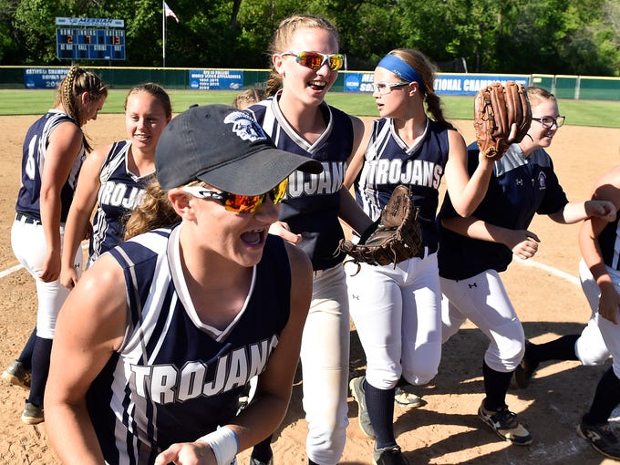 Chambersburg softball played Penn Manor in the District