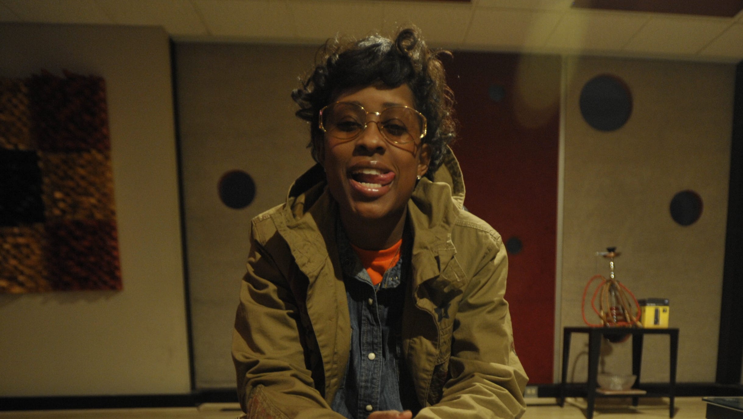 Rapper Dej Loaf speaks softly, but makes a lot of noise