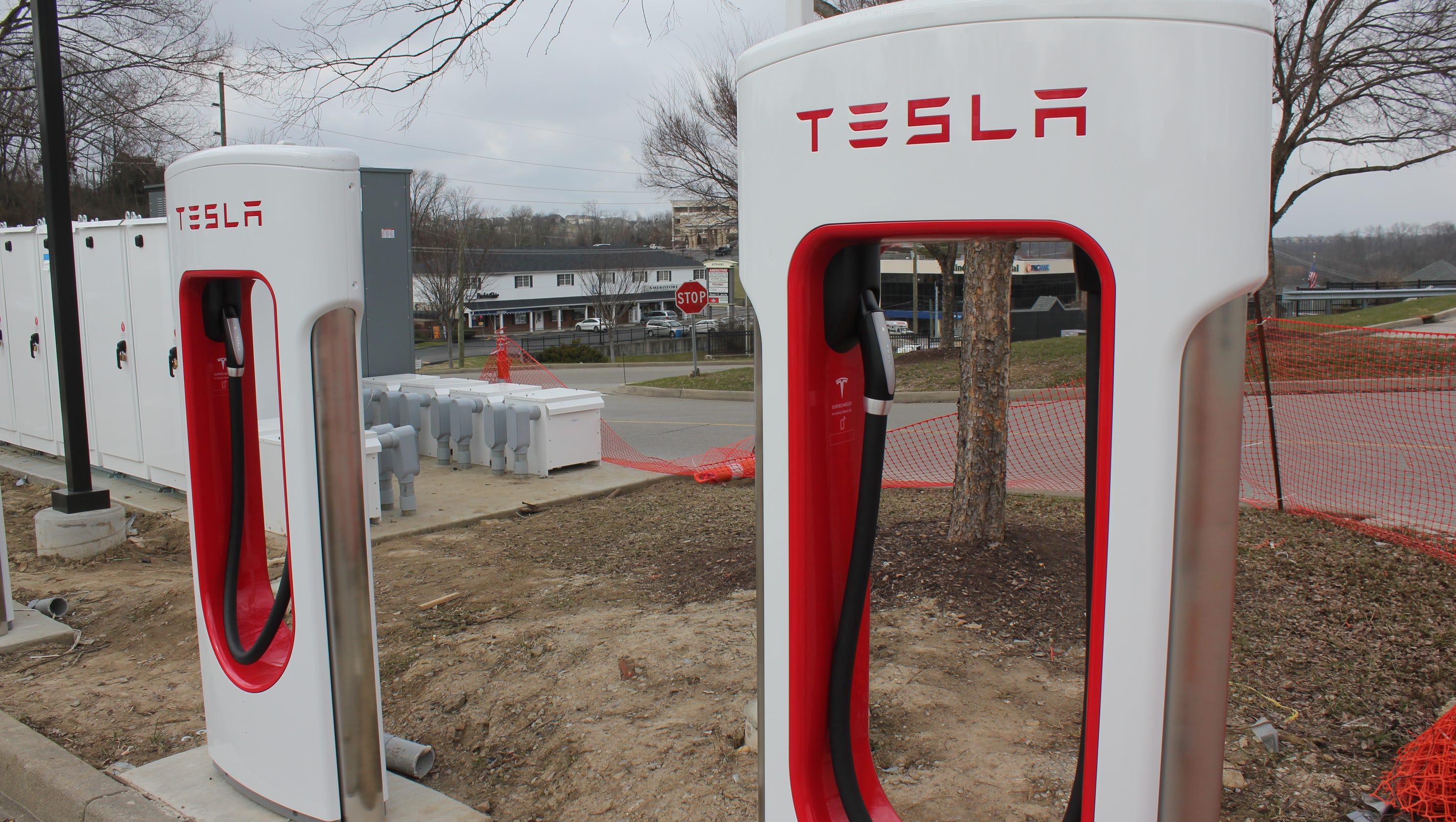 Tesla Supercharger stations in Cincinnati
