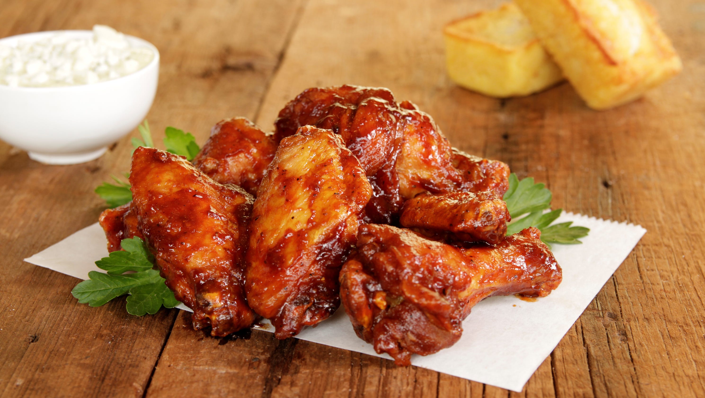 Detroit Wing Company brings chicken wings and sauces to MGM Detroit