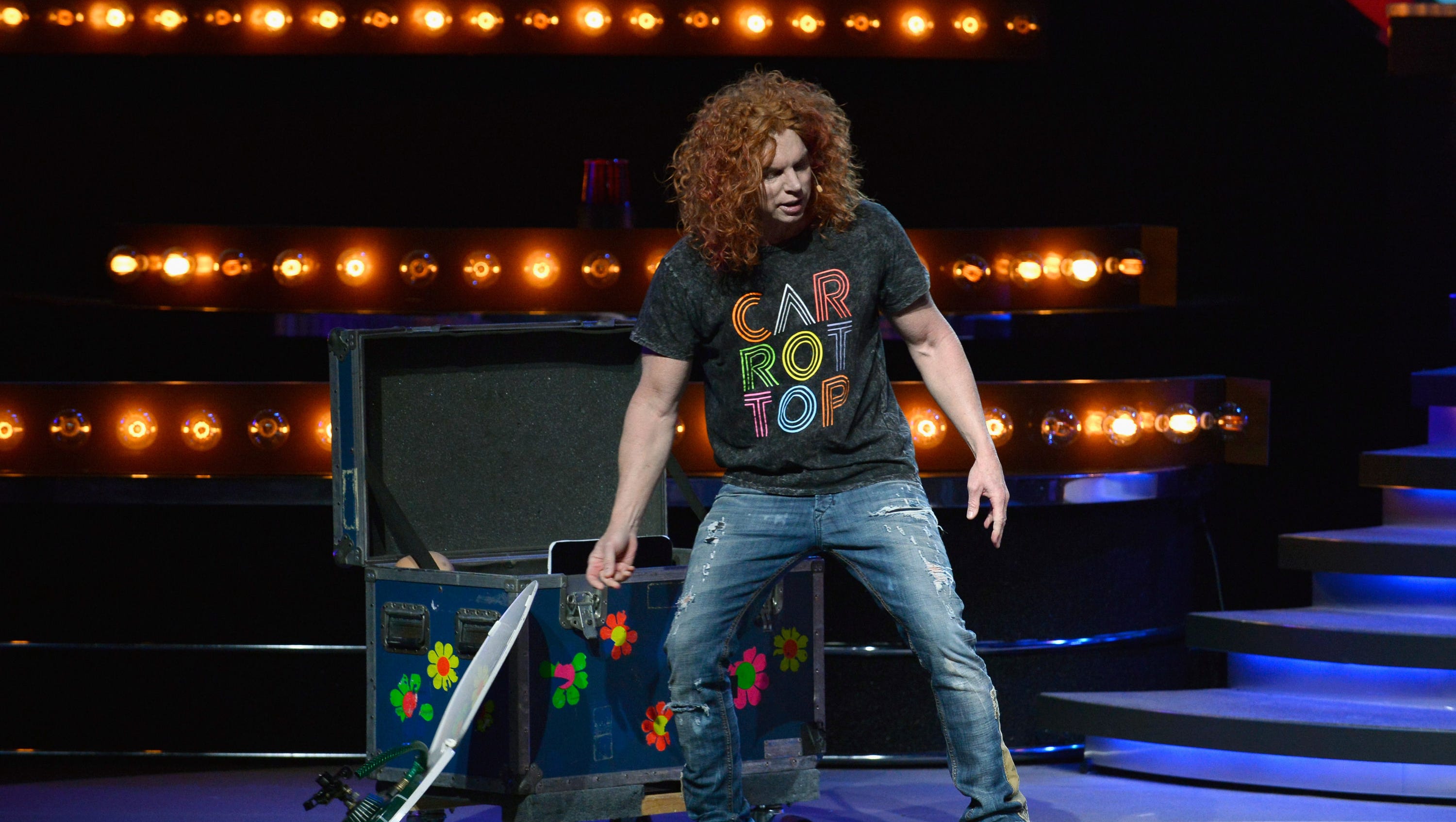 carrot-top-cocoa-s-comedy-king-inks-new-vegas-contract-and-enters-2-halls-of-fame