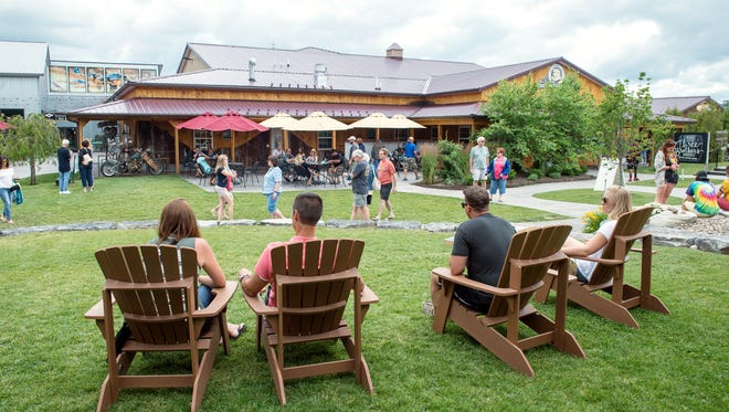 Finger Lakes Weekend Wineries On Northern Seneca Lake Near Geneva Ny