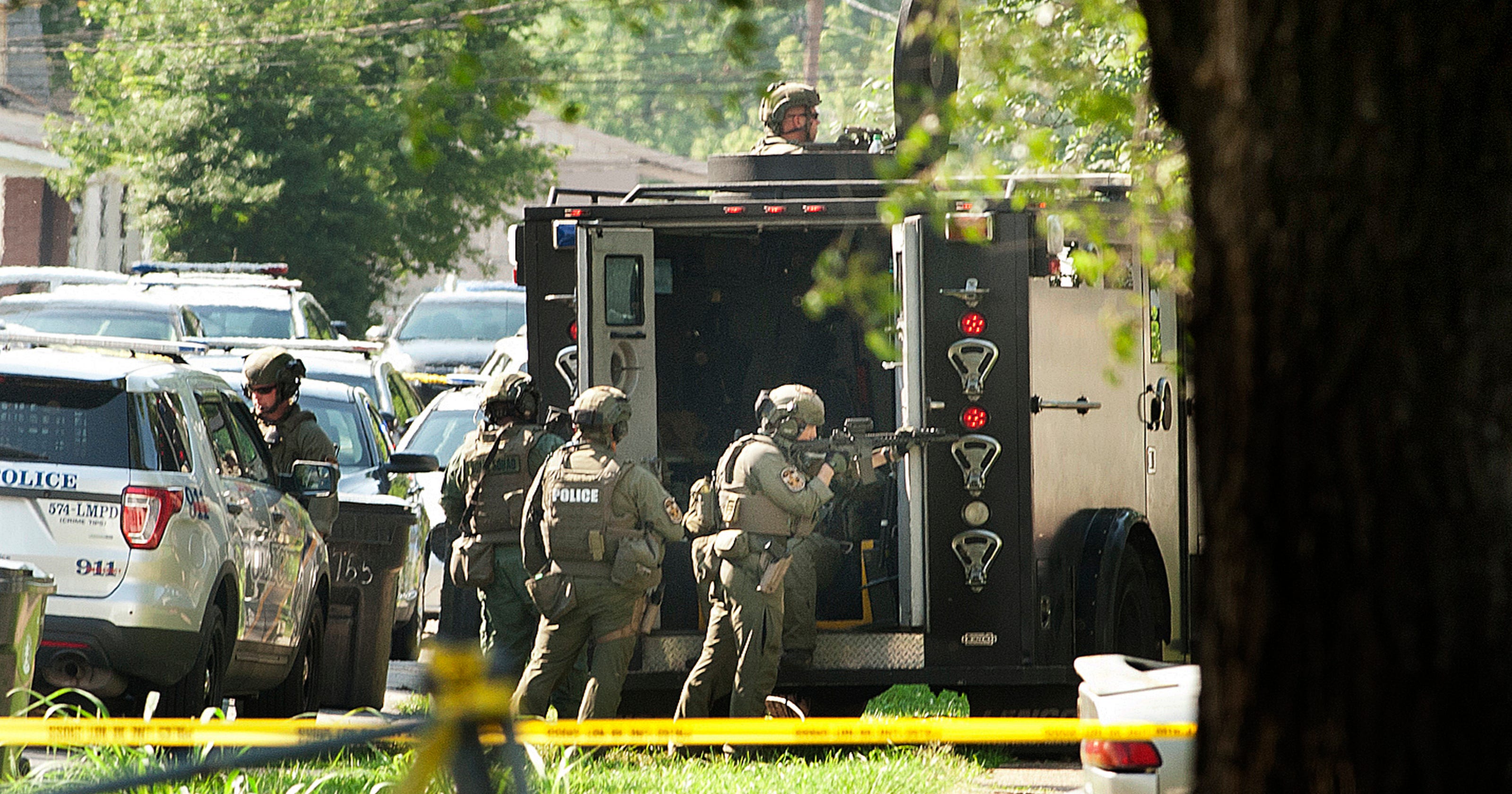 Louisville police arrest suspect in Wednesday SWAT standoff