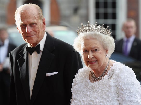 Prince Philip talks to police for driving without seatbelt ...