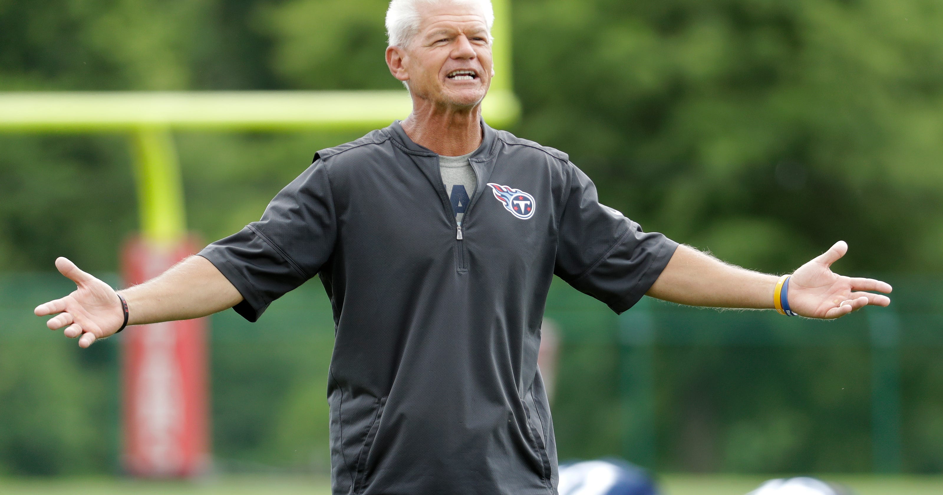 Kerry Coombs: Video shows coach's catch, score at Titans practice