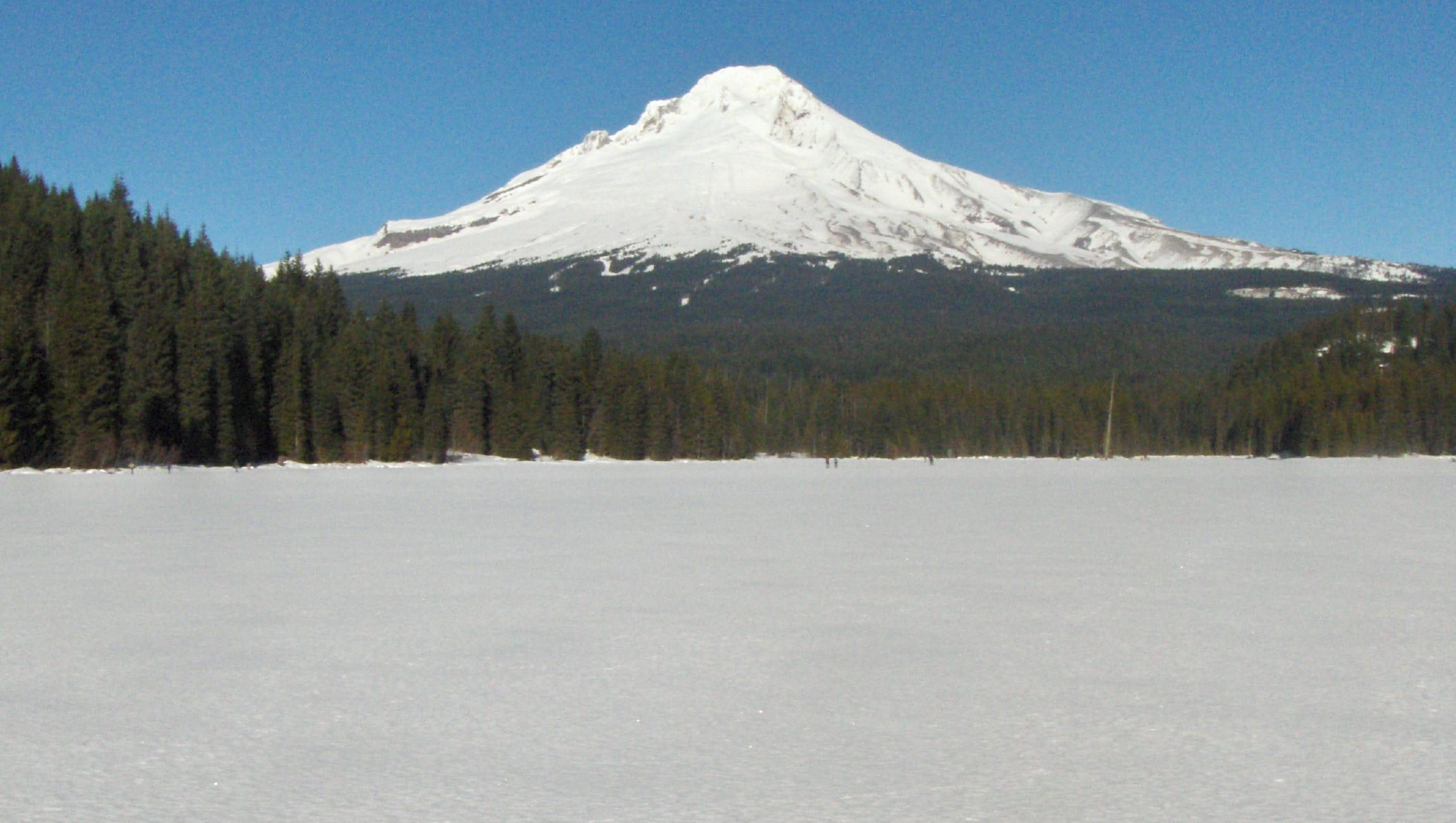 22 Oregon Winter Adventures Offering Snow Waterfalls And Hot Springs