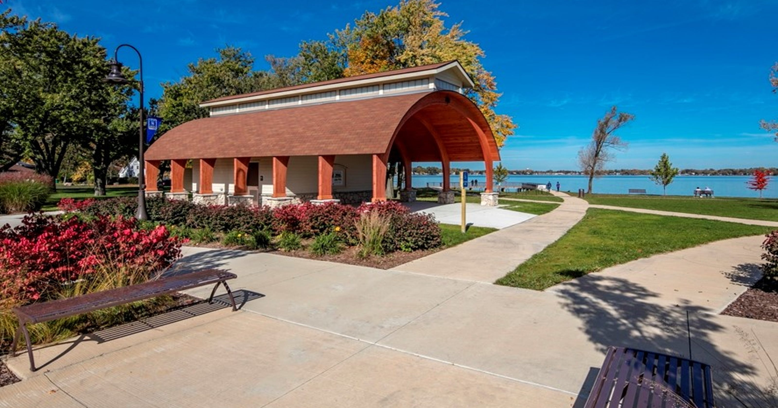 Novi #39 s Pavilion Shore Park on Walled Lake honored for innovation
