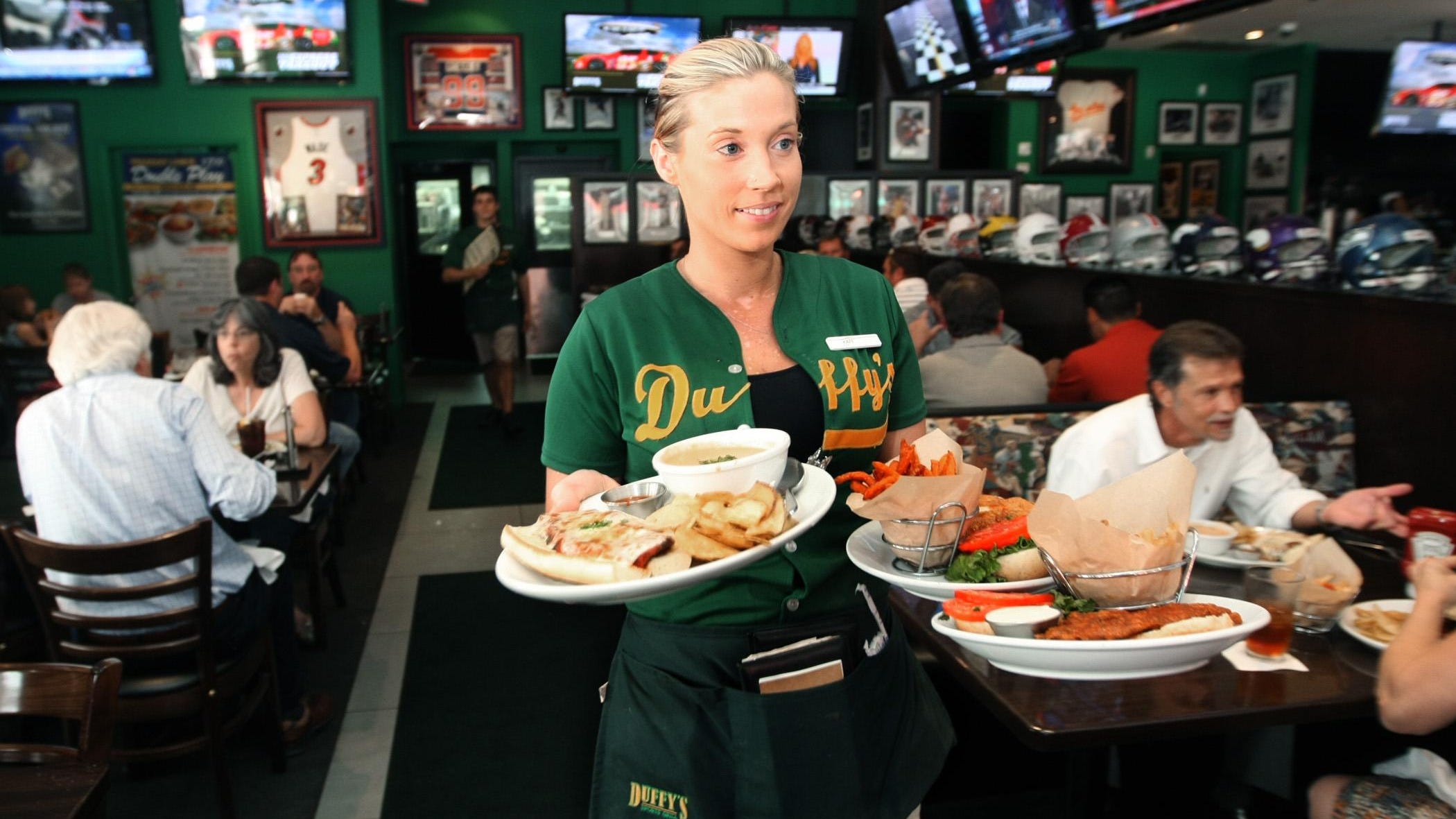 Diplomat jug placere Duffy's: Beloved sports grill faces uncertainty; can they regain mojo amid  a pandemic?