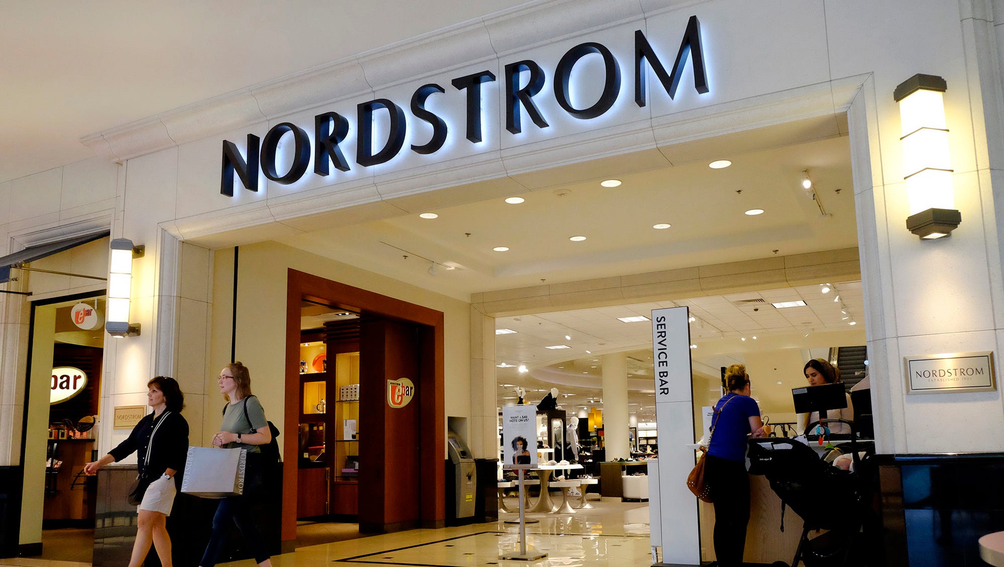 Nordstrom family nears deal with Leonard Green in bid to take department st...