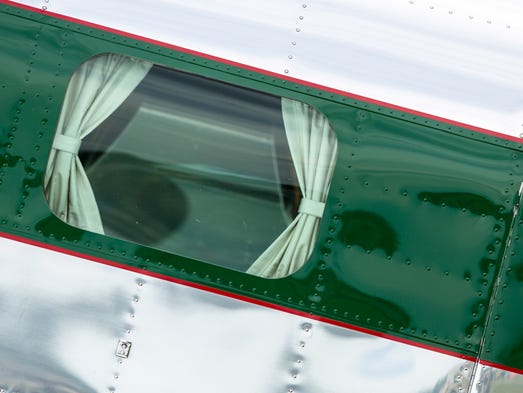 Colors brew with angles on a selected aircraft during the