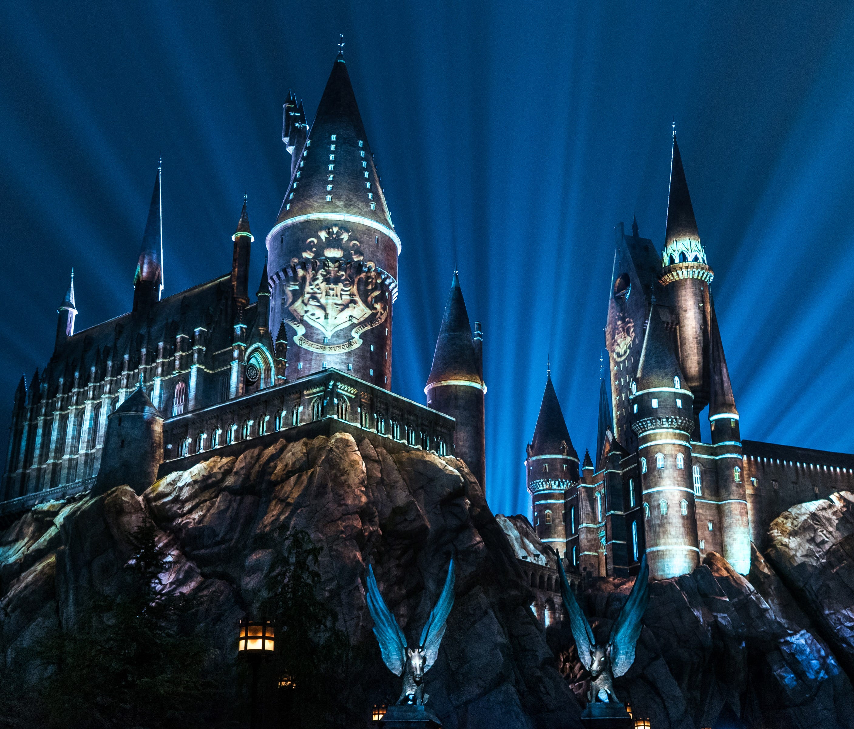 For the first time ever at Universal Orlando Resort, guests will be able to celebrate their Hogwarts house pride during an all-new, breathtaking experience – The Nighttime Lights at Hogwarts Castle – debuting on Wed., Jan. 31 and running select night