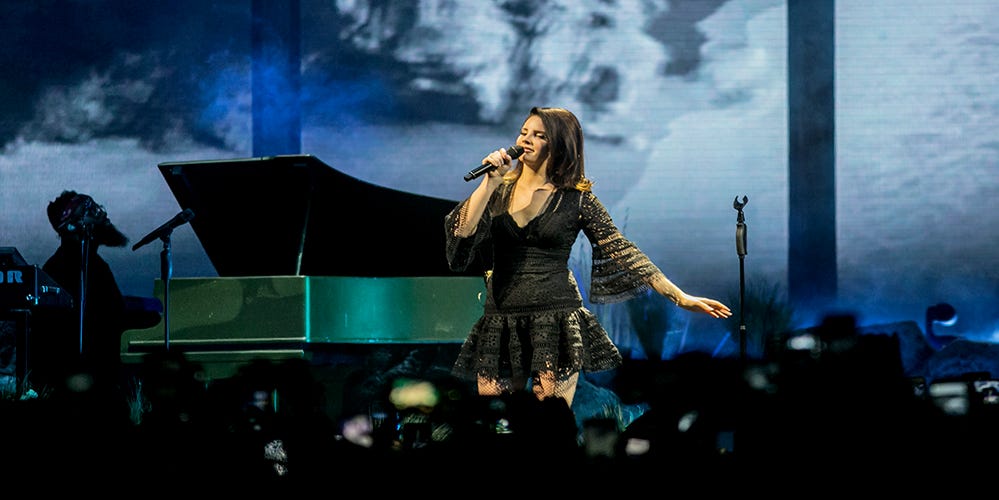 Lana Del Rey Shines As Femme Fatale Next Door On Brilliant La To