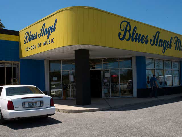 Dollarhide Passes Baton To Blues Angel Последние твиты от blues angel music (@bluesangelmusic). argus leader