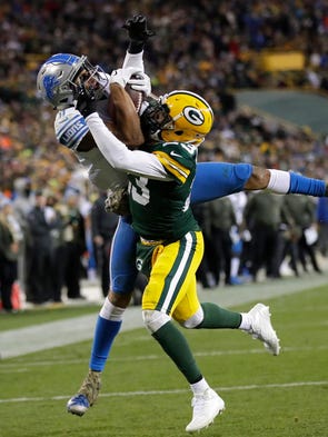 Detroit Lions wide receiver Marvin Jones (11) pulls