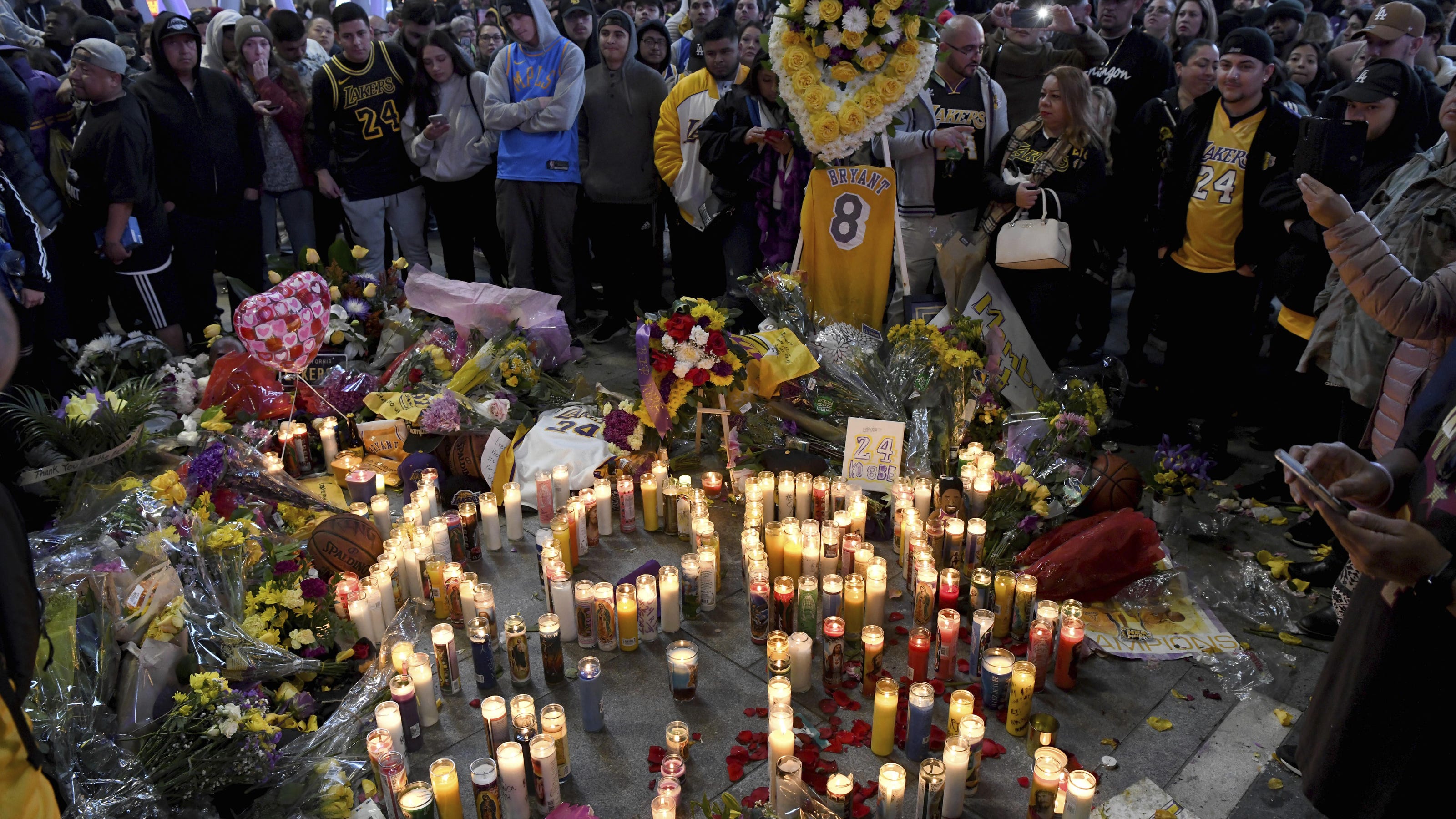 Kobe Bryant S Helicopter Flew In Fog That Grounded Other Choppers