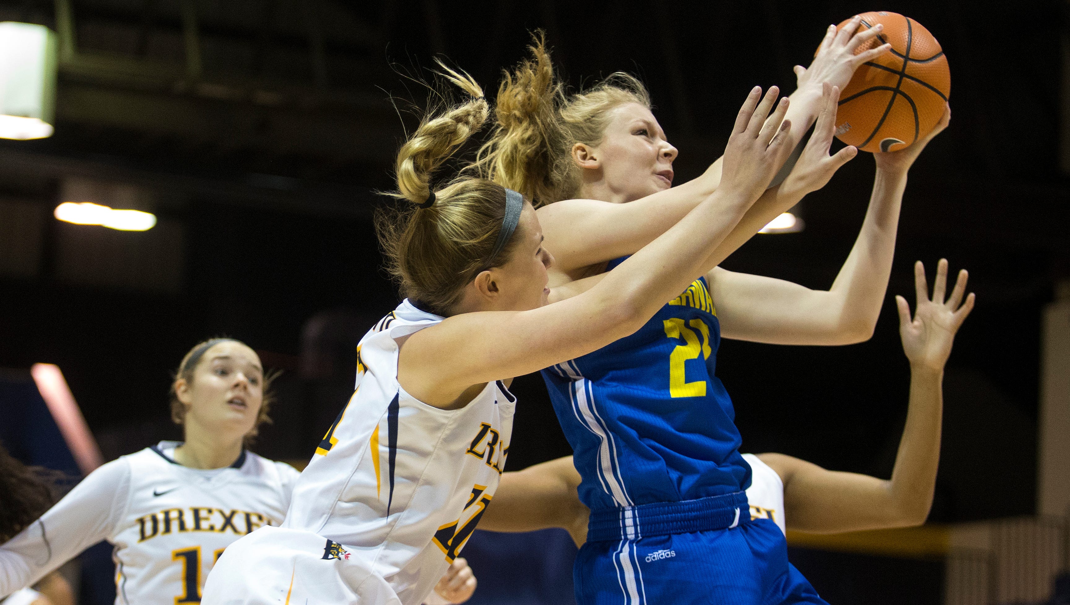 Delaware Loses Caa Women S Basketball Opener At Drexel