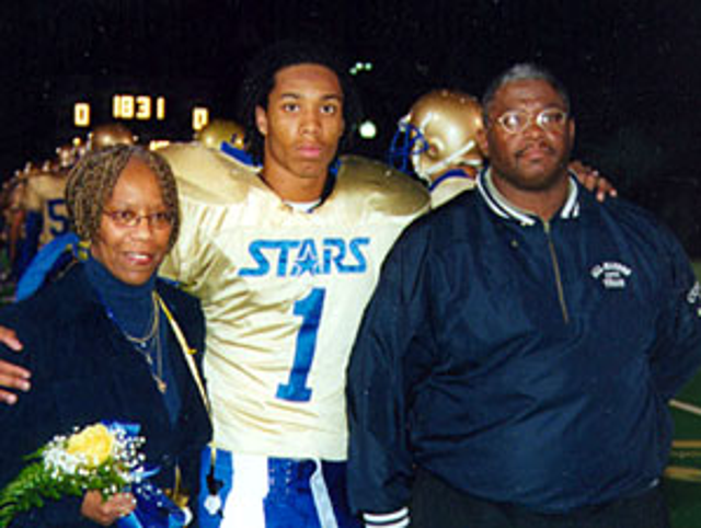 Larry Fitzgerald Gets Degree Fulfills Mother S Dying Request