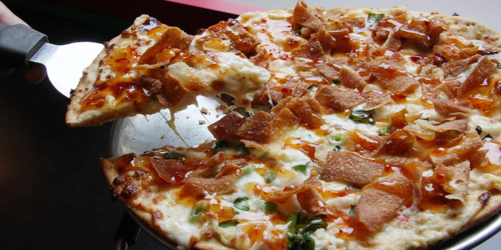 Fong S Pizza Newest Des Moines Location Is Open Near Drake University