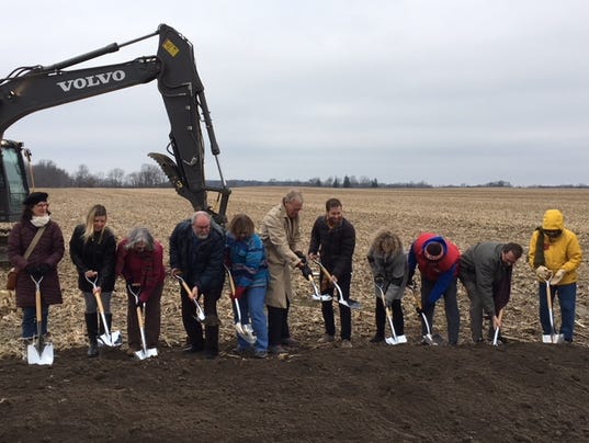 636488462469164721-Potfarmgroundbreaking.jpg