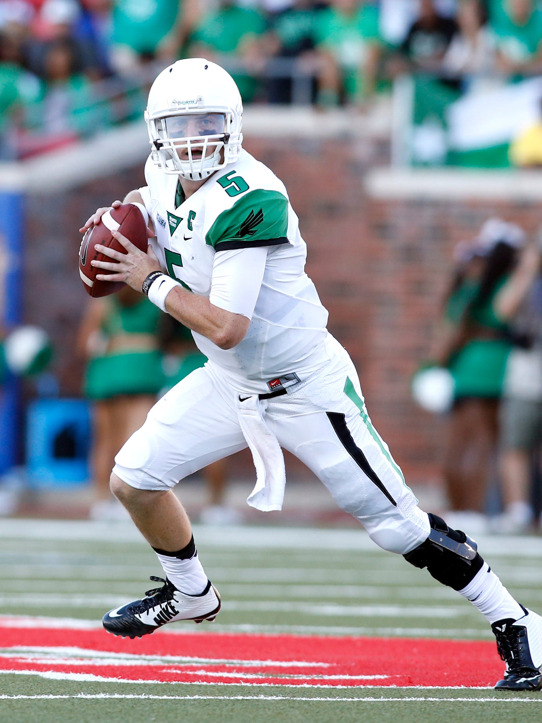 North Texas Coach Qb Head Back To Their Roots To Face Iowa
