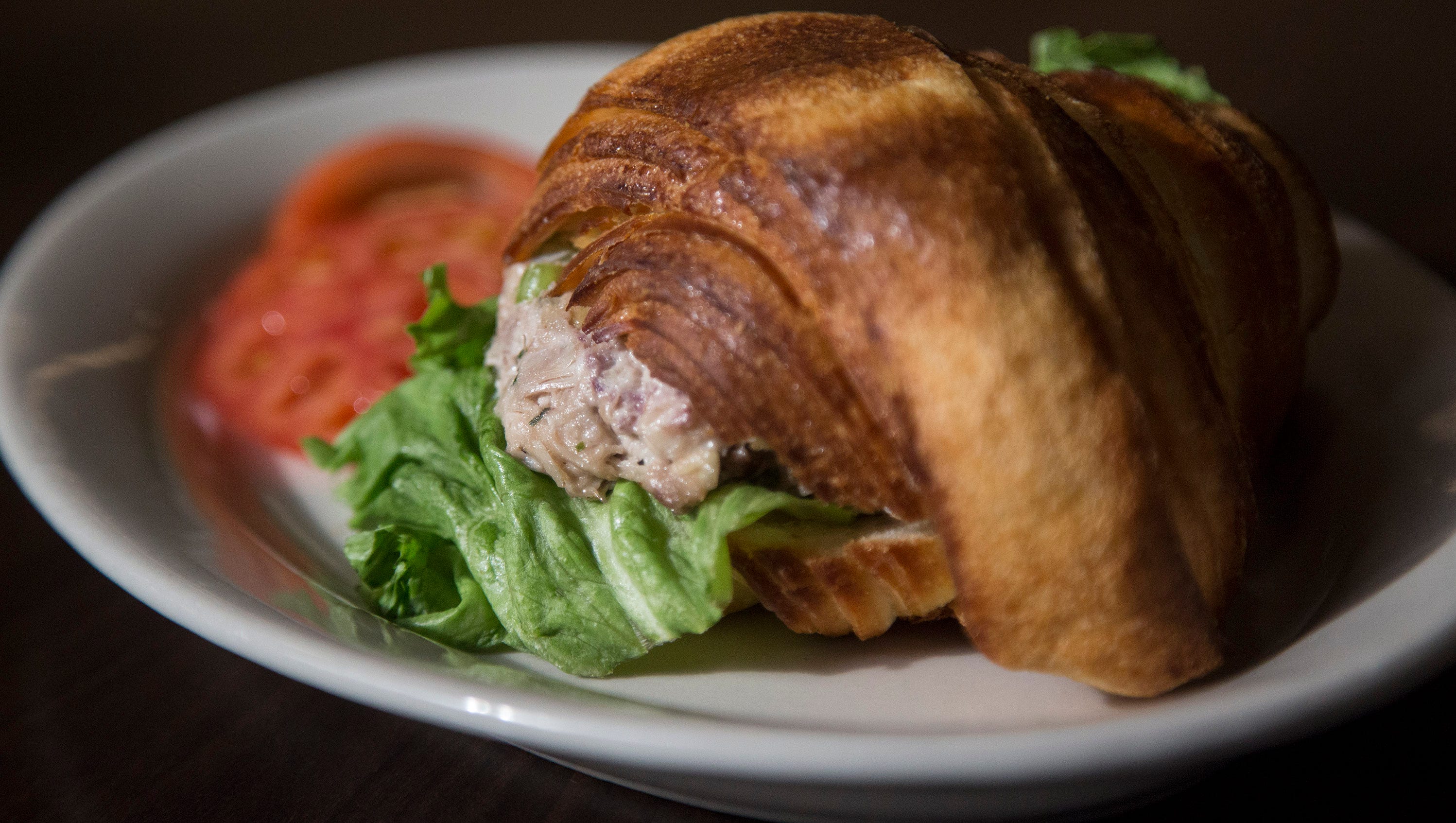 Des Moines skywalk restaurants, places to eat downtown this winter