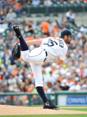 Justin Verlander works in the first inning Sunday against the White Sox.