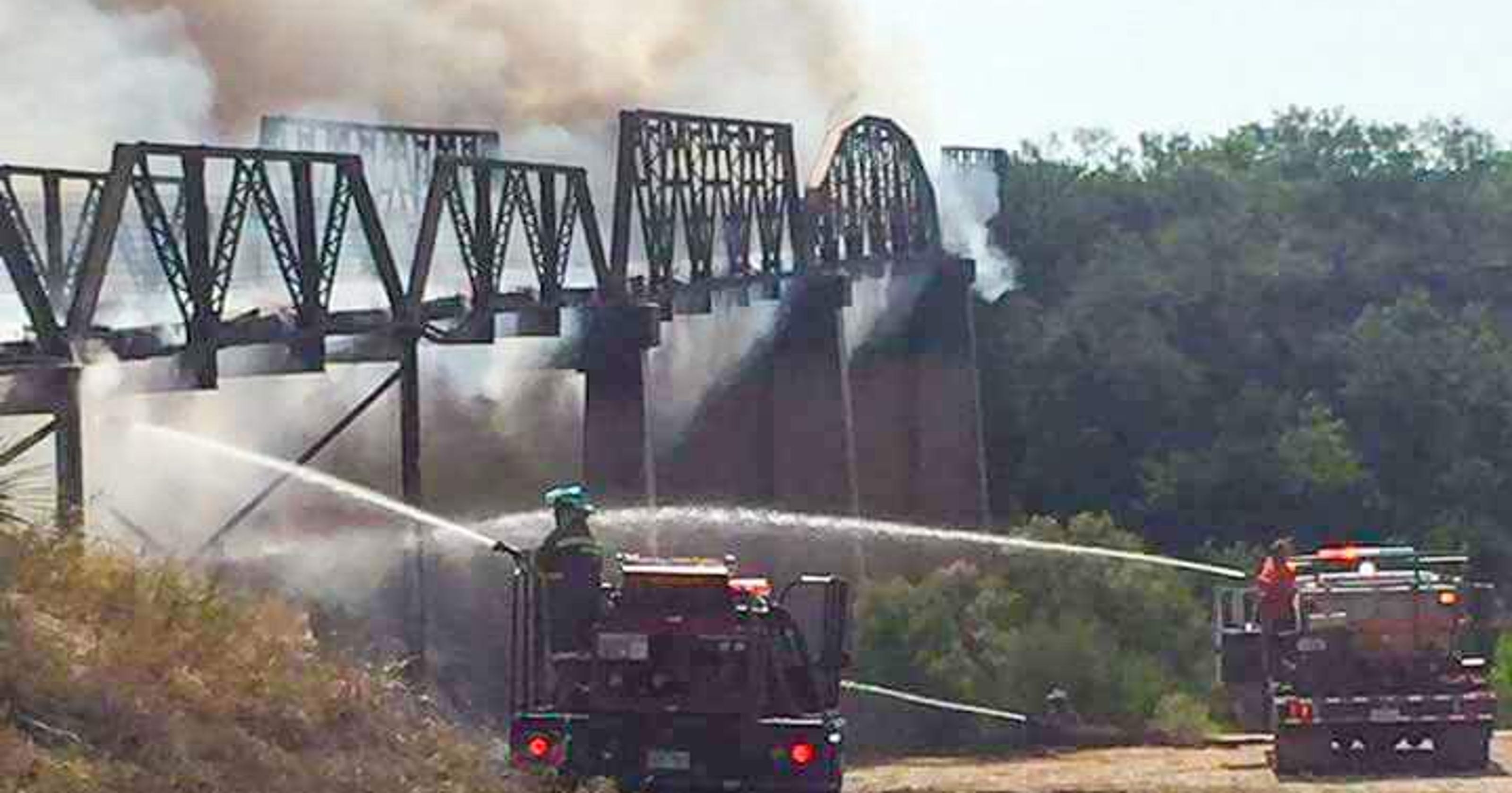 Delaware Memorial Bridge Fire - 9pxzi4u