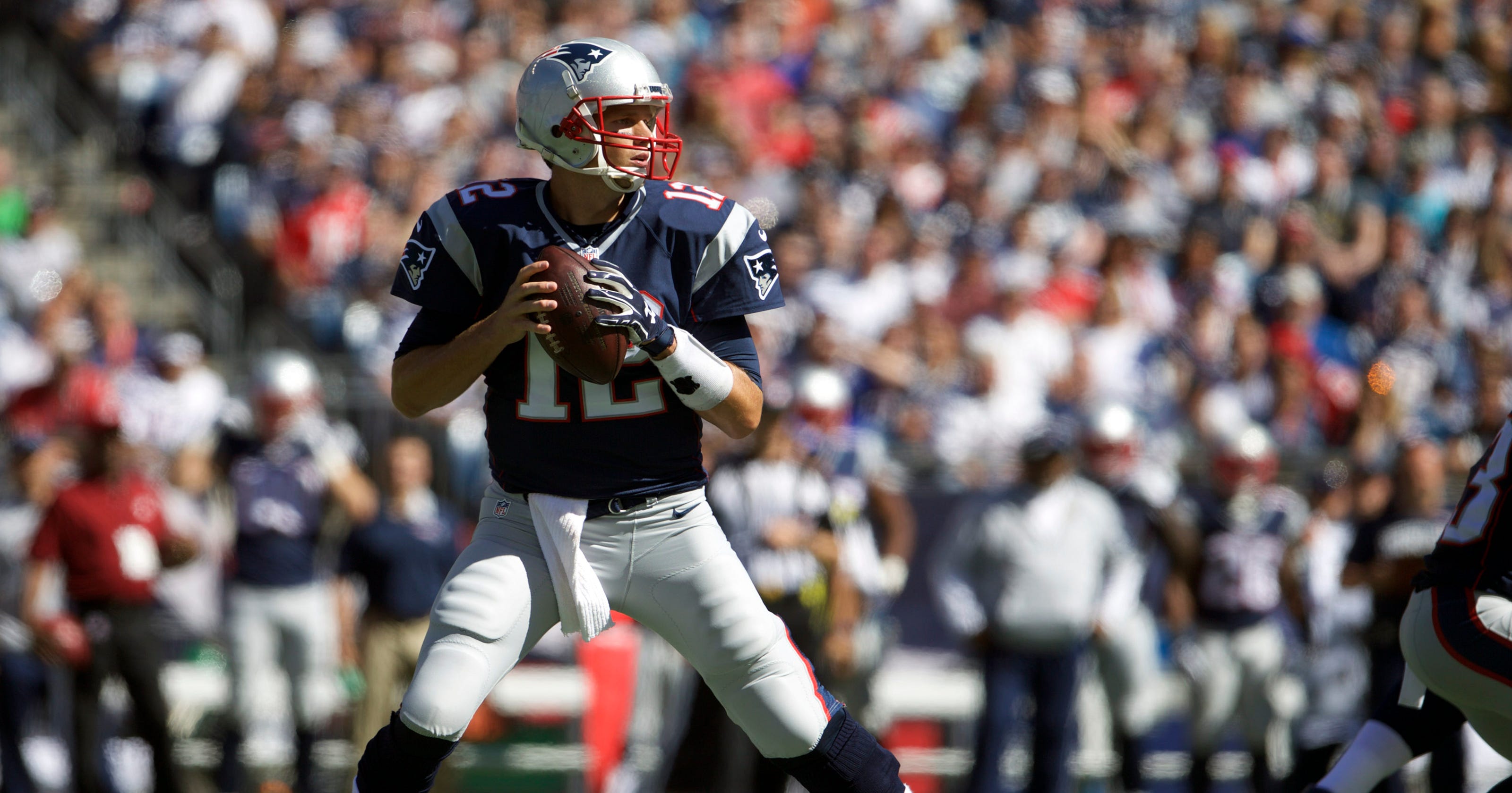 Tom Brady throws 400th career touchdown pass in win over Jaguars