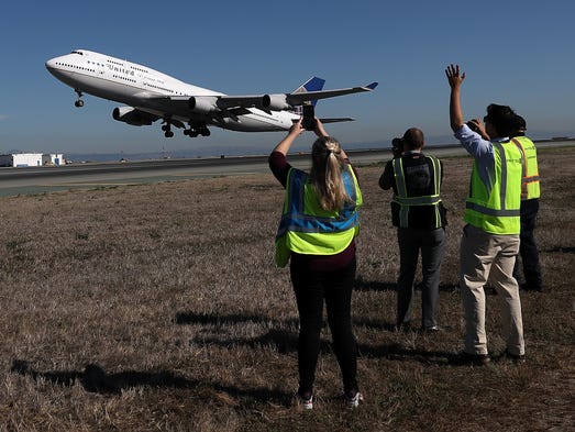United Airlines flight 747 takes off from San Francisco