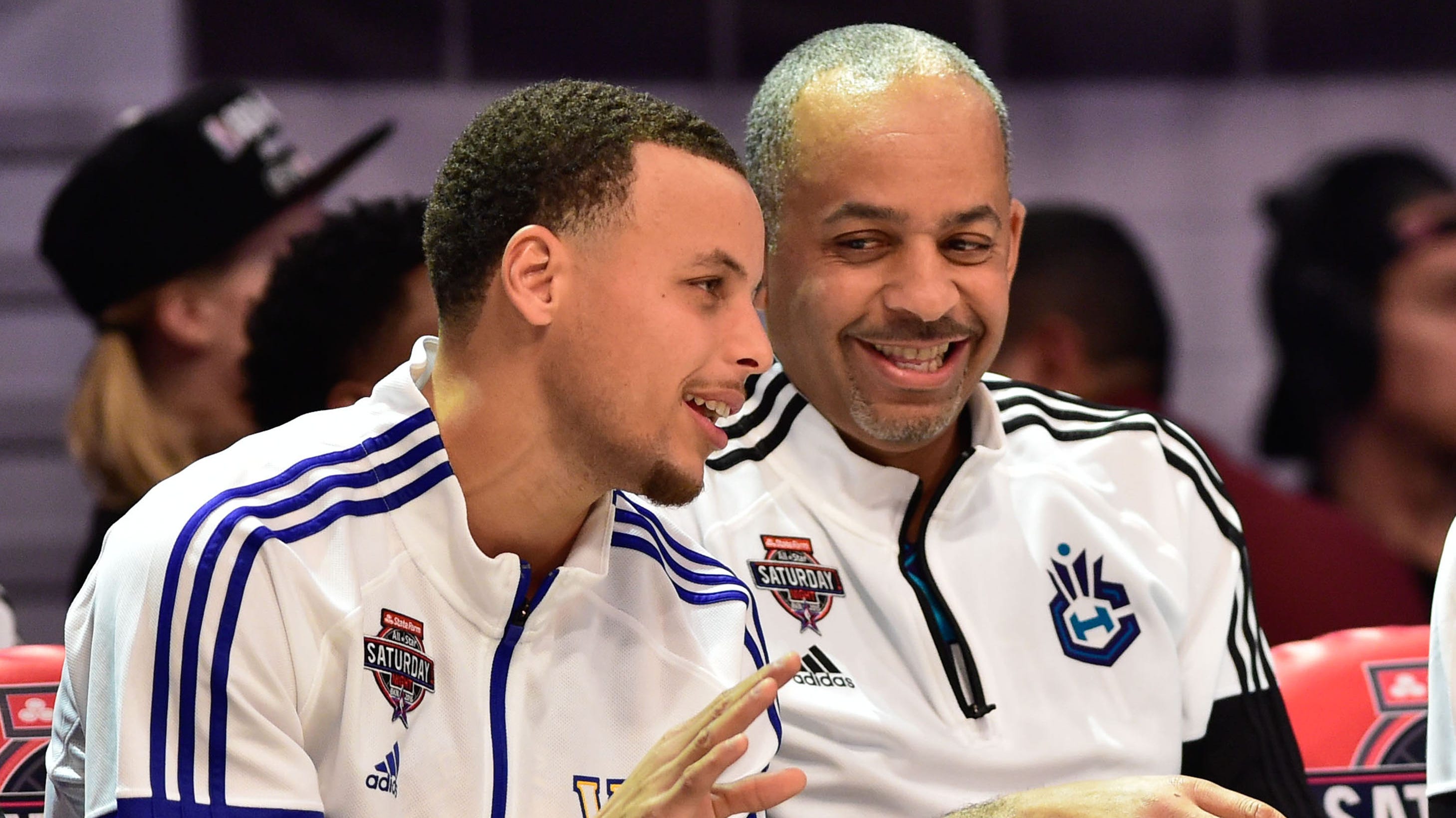 Dell Curry drills deep 3-pointer at GSW game Dell Curry drills deep 3-pointer at GSW game