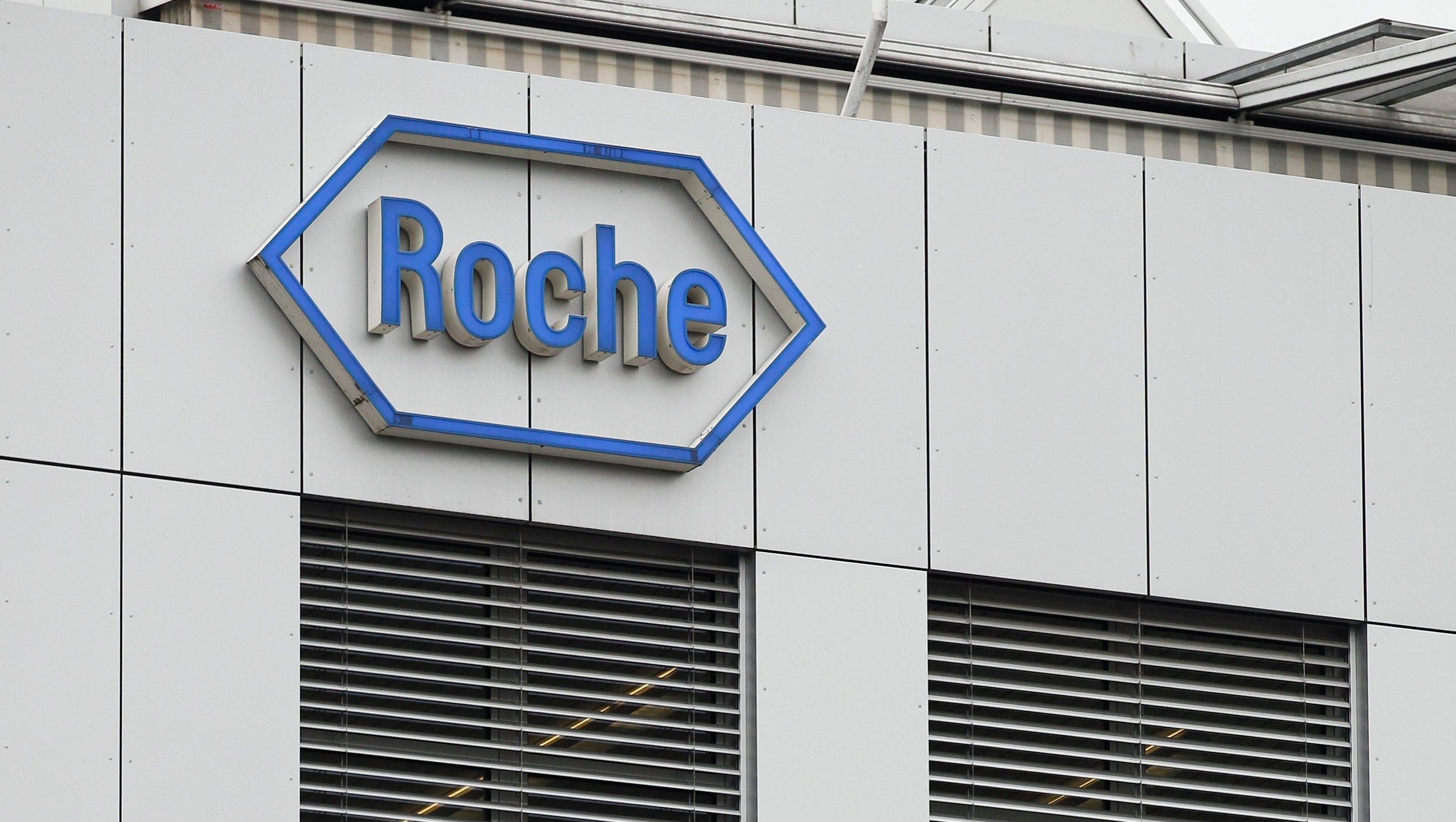 Ag holding. Hoffmann-la Roche завод. Roche holding. Hoffmann la Roche logo. Roche braziliano.