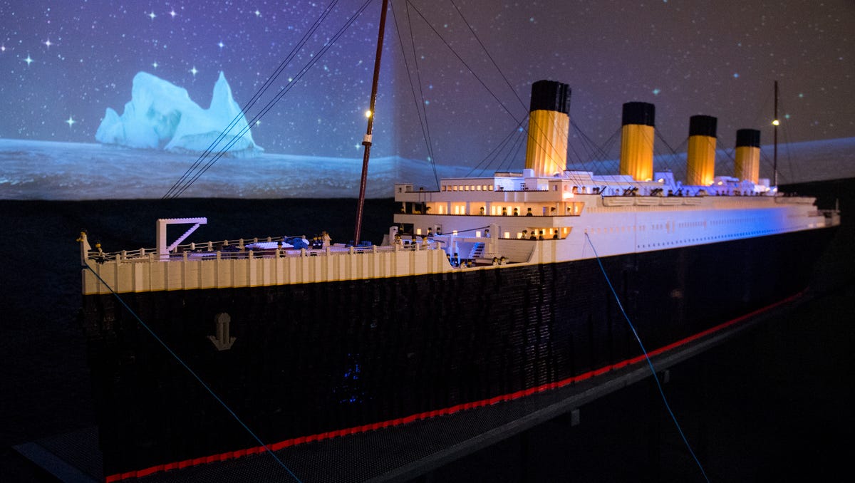26-foot Titanic model made of 56,000 on display in Pigeon Forge