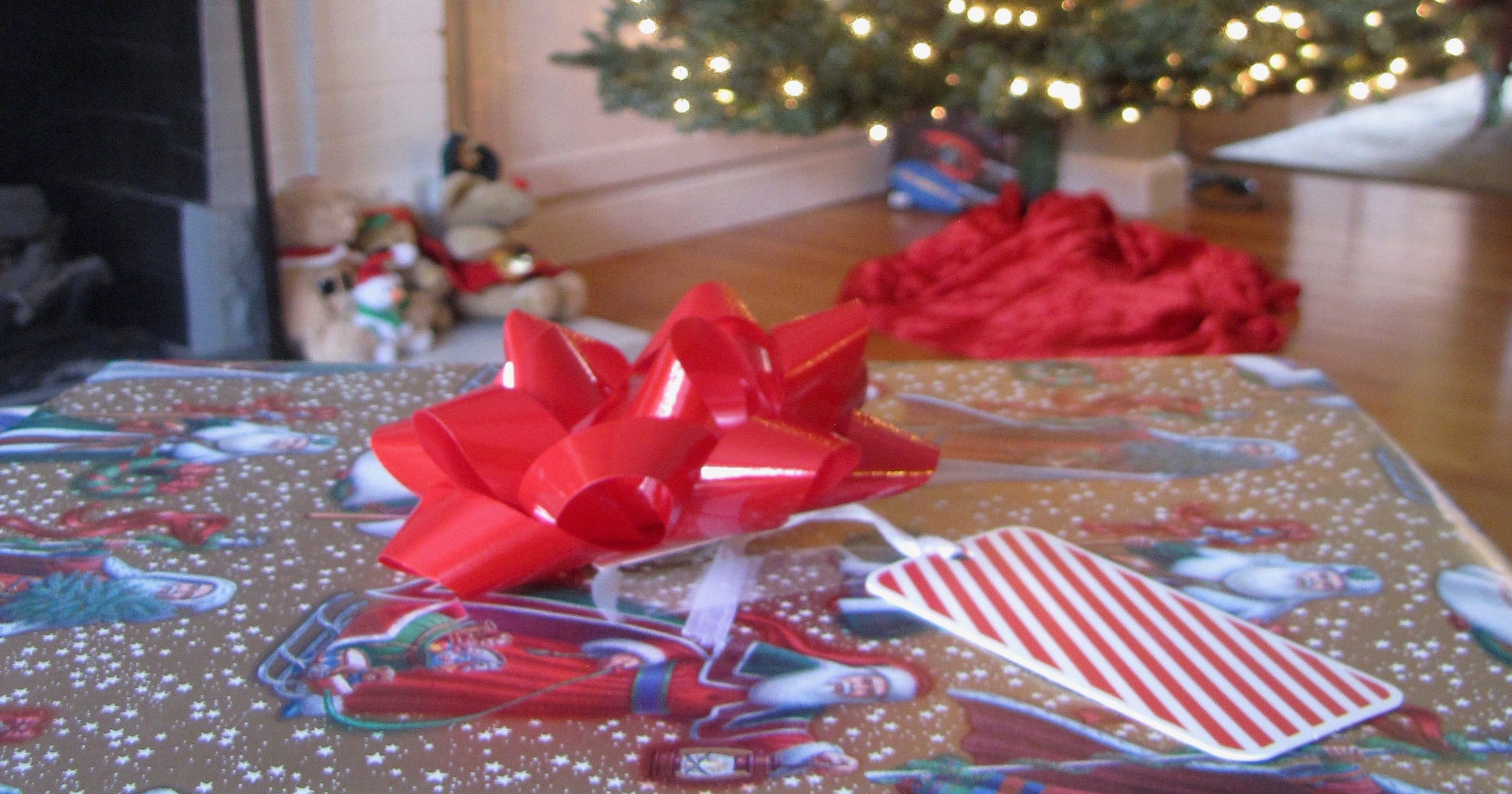 Christmas wrapping paper What you can t recycle present with tree