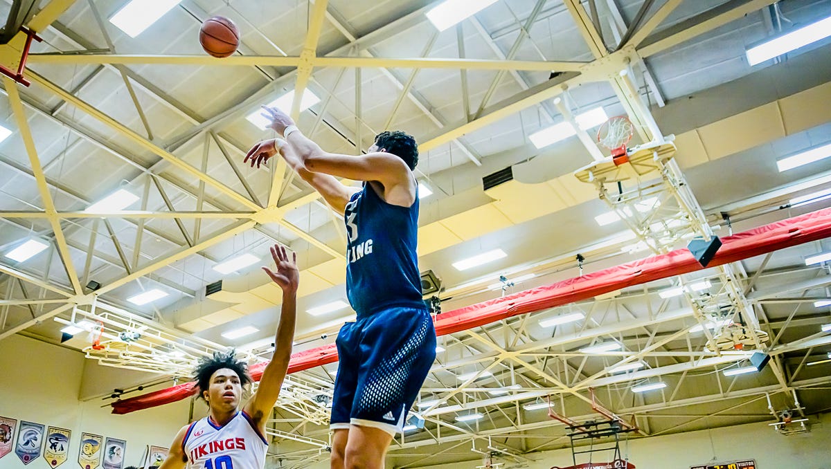 Photos East Lansing vs Everett Basketball