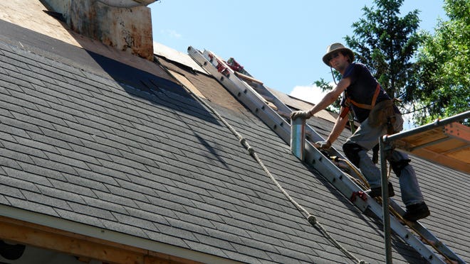 
Learn about a program for roof repair rebates for U.S. military, veterans and retirees.

