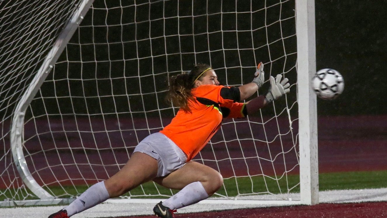Ventura High girls soccer earns redemption, title in SoCal final