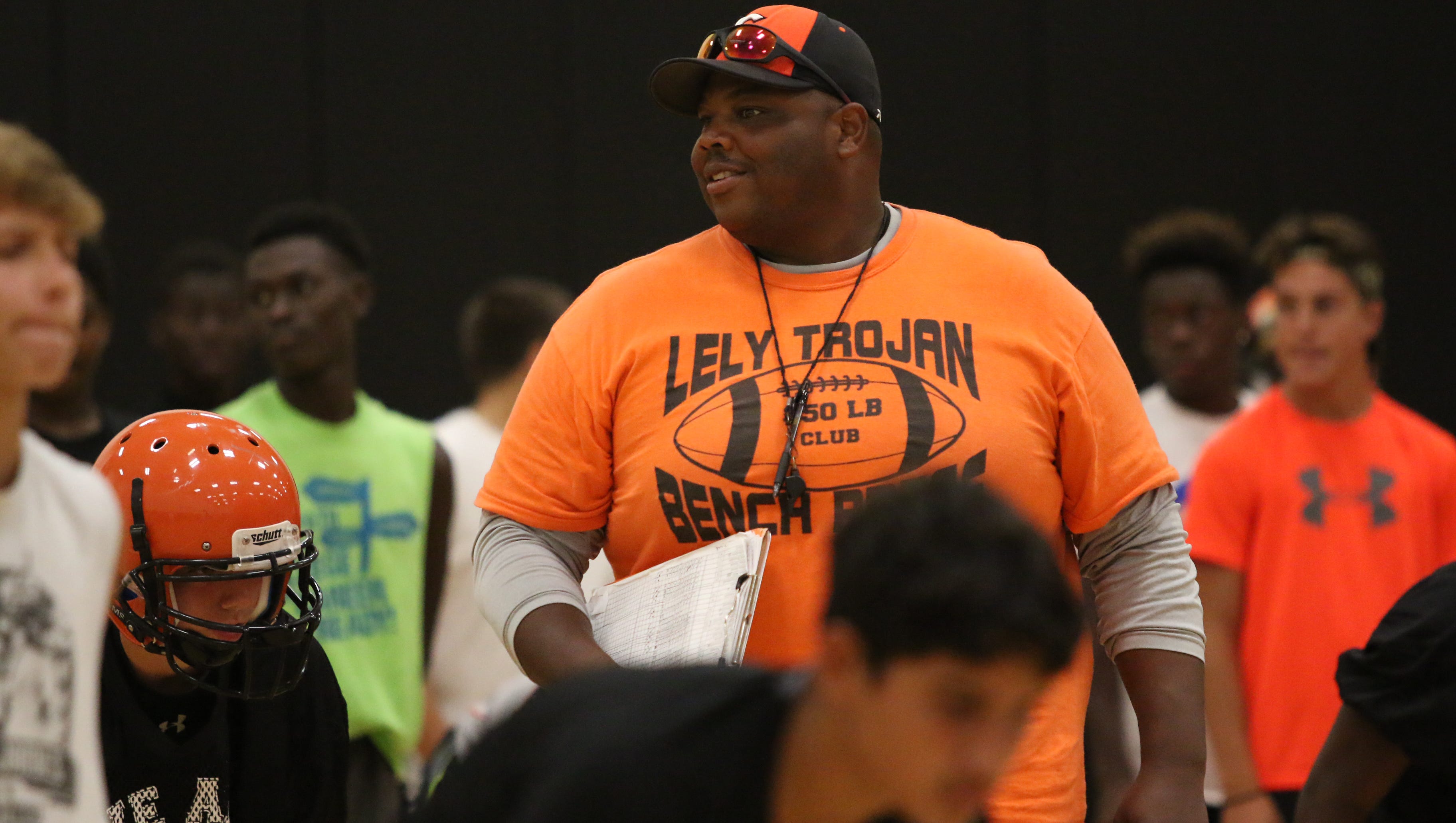 Football New Hs Coach In Florida Quits After Player Protest