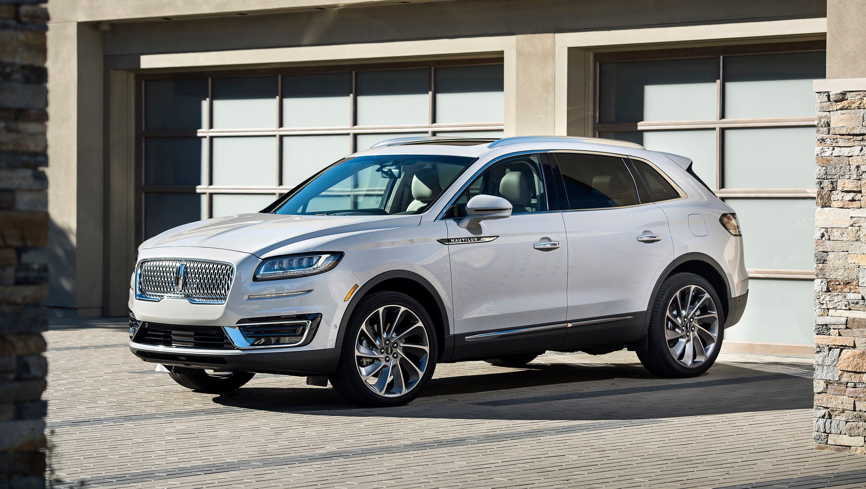 Lincoln redesigns bestselling MKX midsize SUV, renames it Nautilus