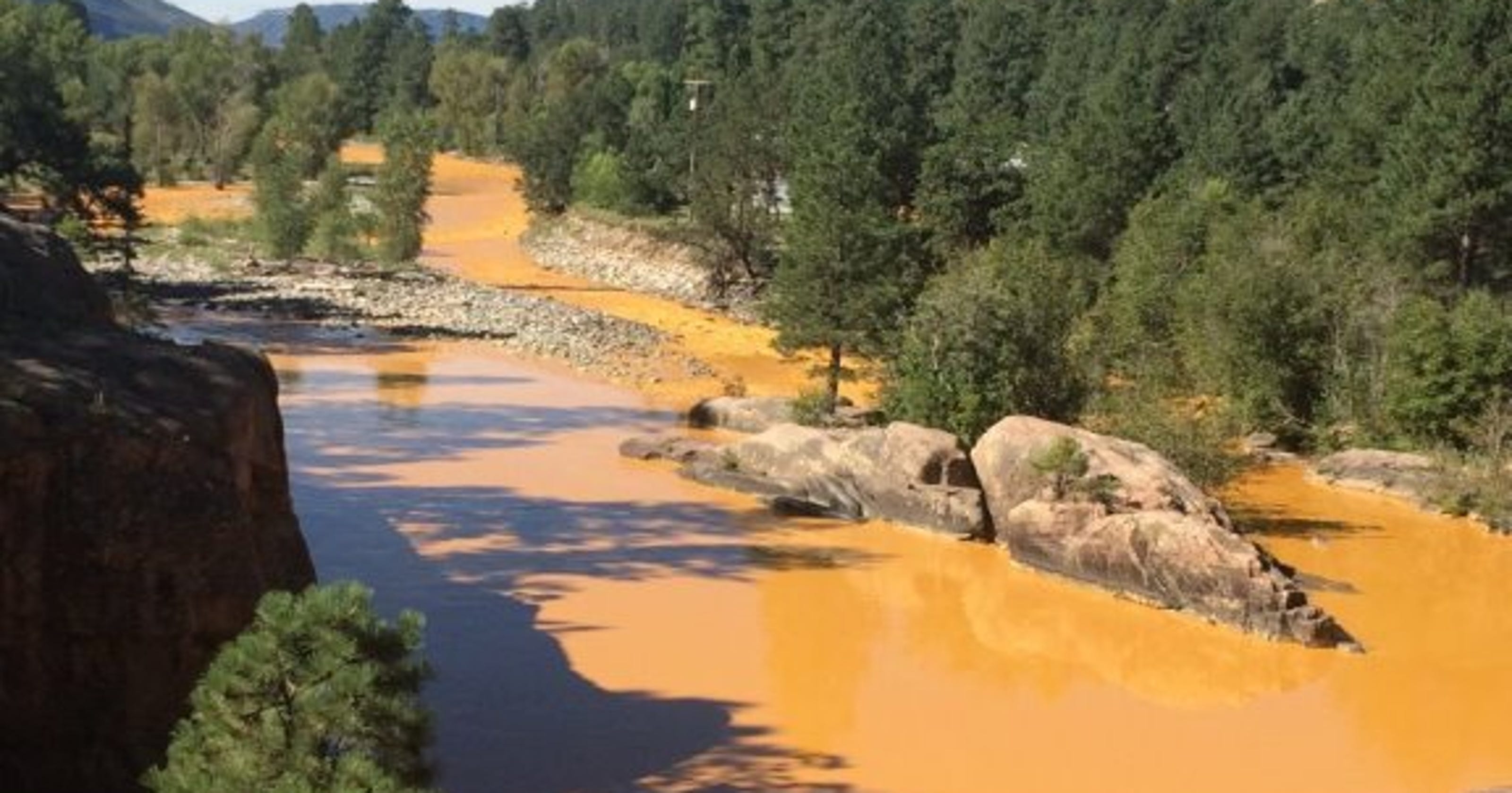 Colorado mine spills pollution into Animas River