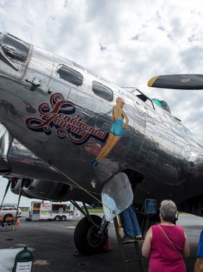Get Wallpaper Wwii Era Plane At Salisbury Airport Desktop Wallpaper