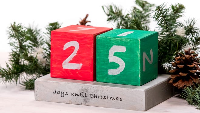 Christmas countdown blocks DIY craft.