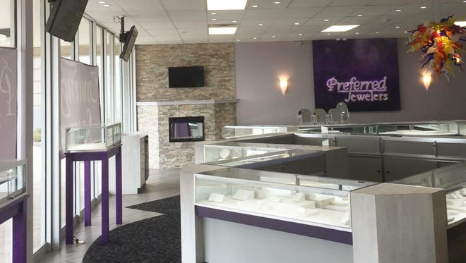 Preferred Jewelers, a company that offers high-end jewelry and watches at discount prices, opened Monday in Springdale.