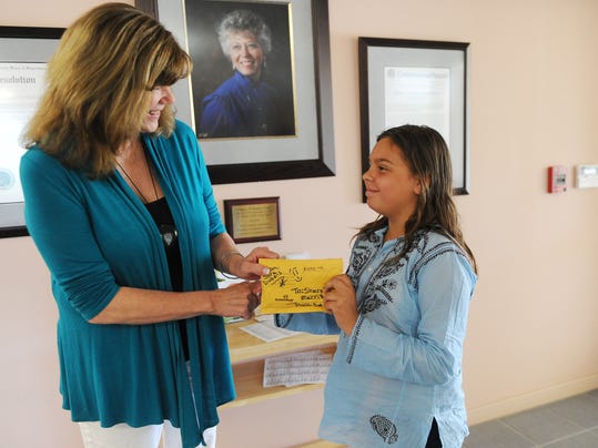 140611 jd sara dubois01.jpg