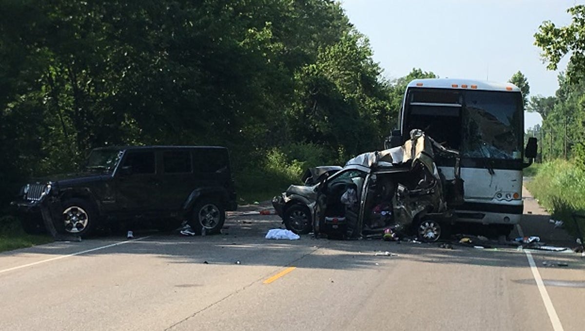 3 from Greenwood dead in fatal 5-vehicle bus crash in Indiana
